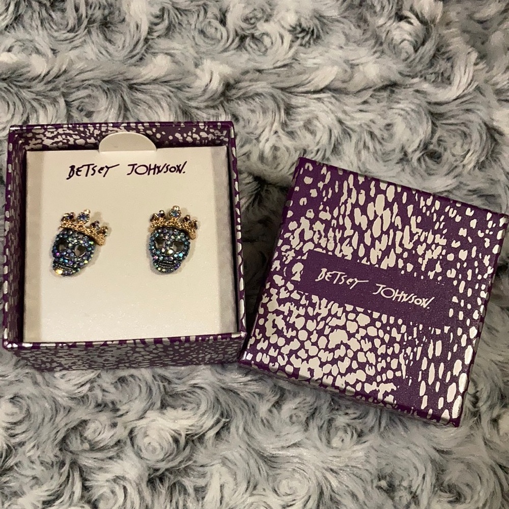 Betsey Johnson Skull Earrings